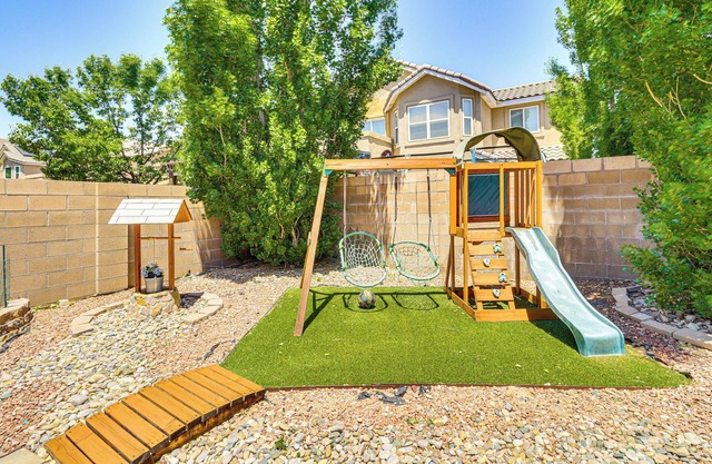 Family Home w/ Seasonal Pool Access in Albuquerque