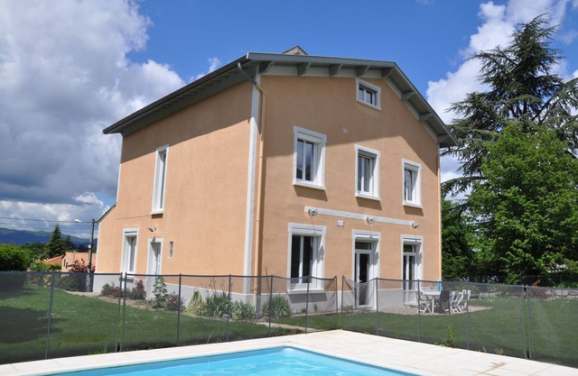 Einfamilienhaus mit Pool 3 km von Vieux Lyon, 6 Schlafzimmer, 12 Personen