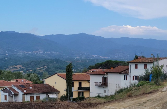 Family House in Tuscany Wine Country not far from Florence and Historical sites.