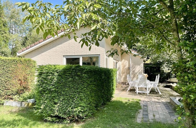 Family house, quietly located, lots of privacy,15 minutes cycling from the beach