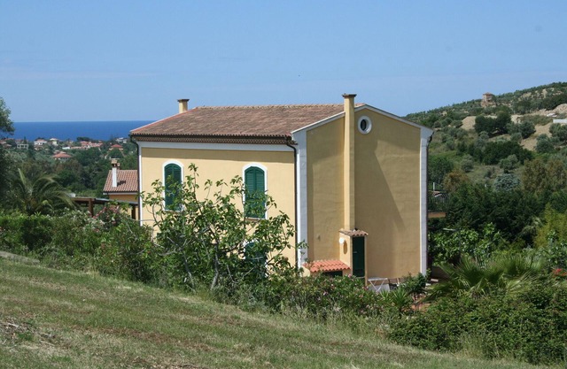 Familienfreundliche Ferienwohnung in ehemaligen Weingut mit Meerblick