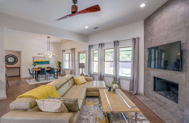 FAMILY, KIDS & PETS FRIENDLY! AMAZING LOCATION!