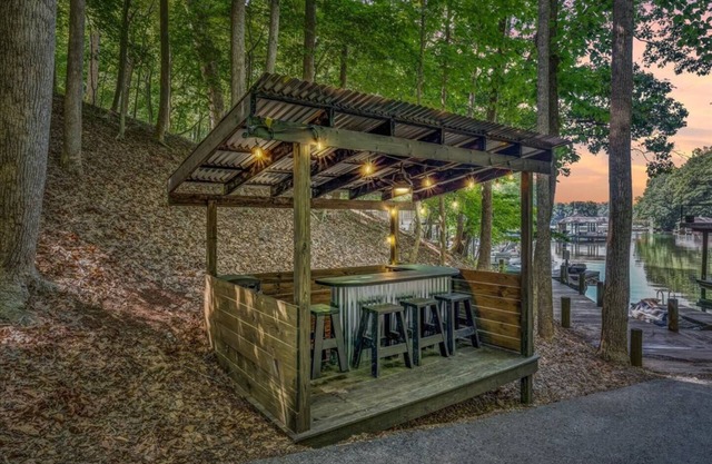 Family Lakefront Oasis - Dock, Cabana, Game Room