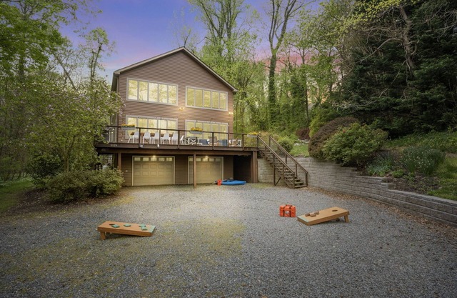Family Luxury: 5BR, GameRm, MovieRm, Kayaks, PingPong, Fire Pit, Beach