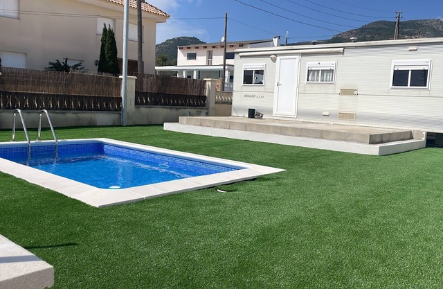 Family mobile home with private pool, terrace and barbecue. "CAL DENVER"