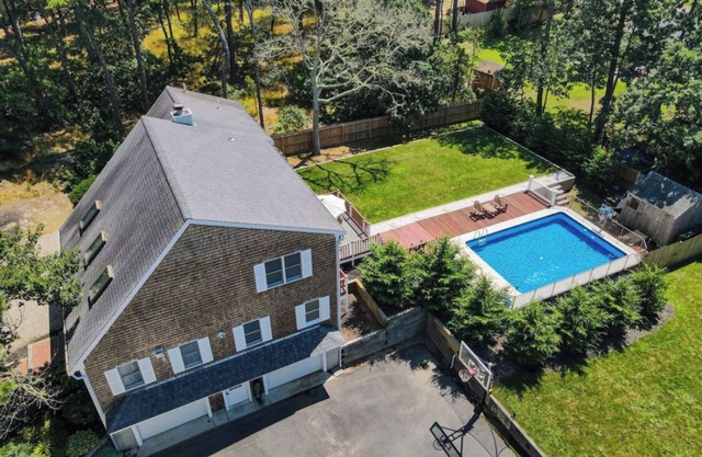 Family Oasis in Great Location with Pool