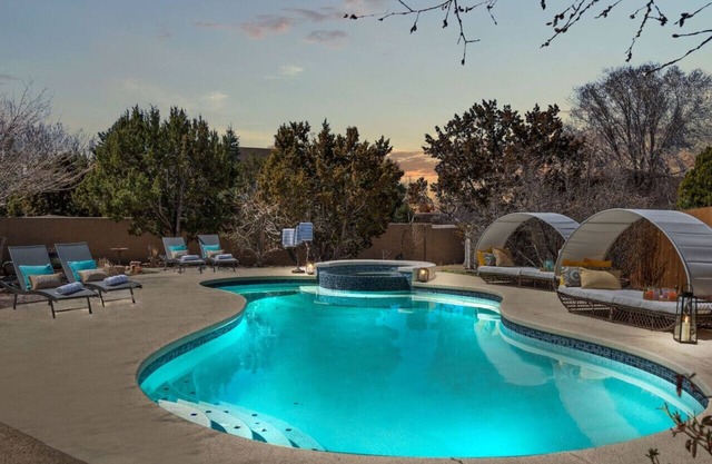 Family Oasis w/ Pool, Hot Tub, Games, Sunsets