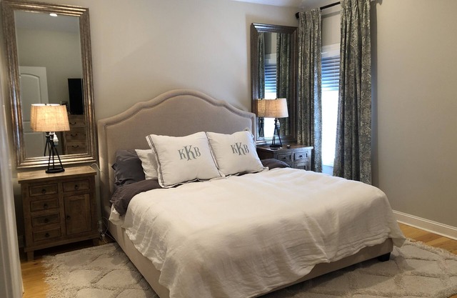 NEUE OLE MISS 3 Schlafzimmer Vermietung. Schlaf 8