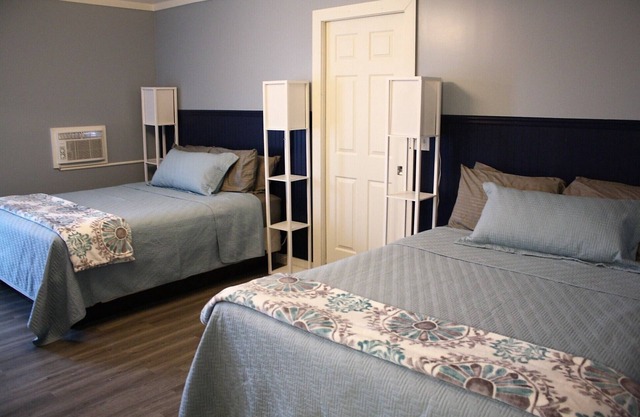 Familienbetriebene Feriensuite in günstiger Lage gegenüber dem Lake Huron Beach.