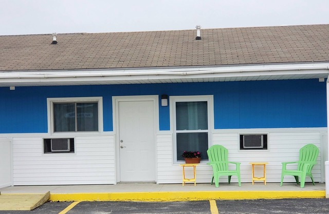 Vacation Suite in Familienbesitz, günstig gegenüber dem Lake Huron Beach gelegen.
