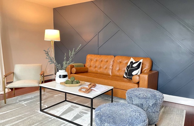 Family-Pet Friendly Close 2 Long Island Railroad, NYC/Incl. Free WI-FI & Parking