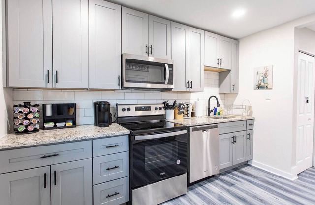 Family+Pet-Friendly Oasis w/Fast Wi-Fi, Sleeps 7