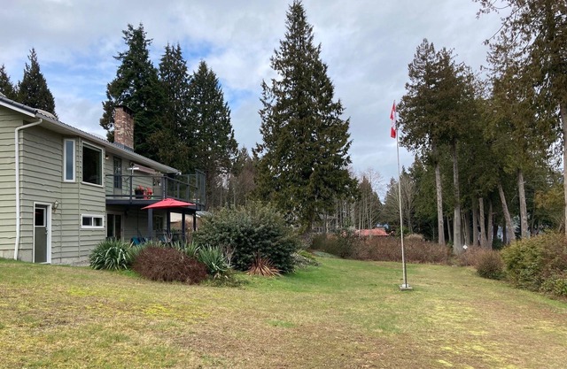 Family/Pet-Friendly Waterfront Home with Beach Access, Fire Pit, Sleeps 14