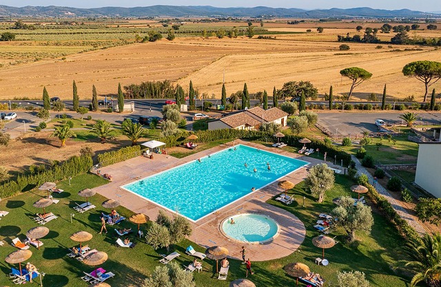 Family Pool Suvereto Bilo First 1