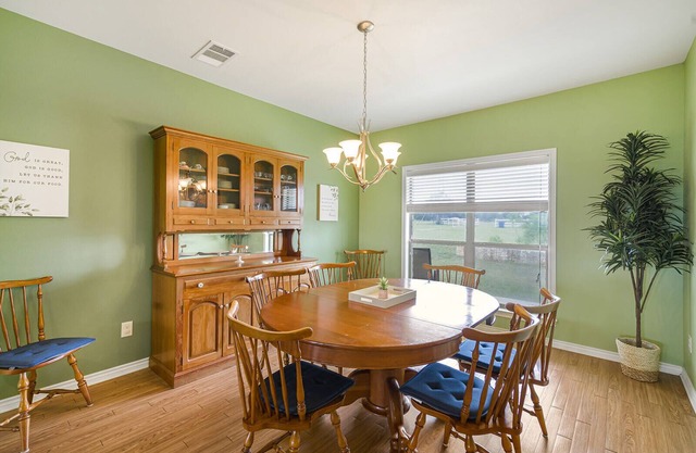 Family Ranch on 14 Acres +Wiffle Ball & Disc Golf Course and Large Game Room