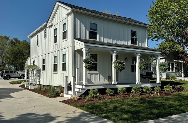Family Retreat at Village Farmhouse - Near Grand Haven Beach
