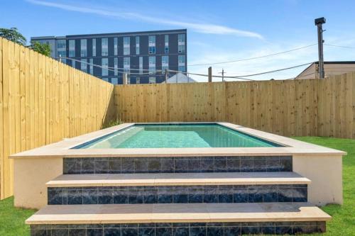 Family Retreat In Mid-city Heated Pool
