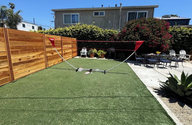 Family retreat in Venice, 7 blocks to beach!