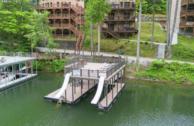 Beats Workin'-Renovierte Lakefront Villa, Neues 2-stöckiges Dock mit Slide Apr '20