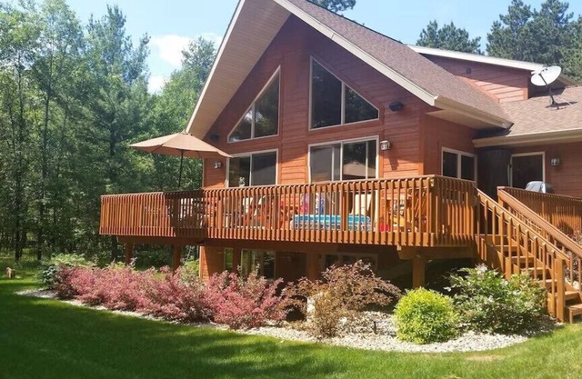 FAMILY RETREAT NEAR CASTLE ROCK LAKE - PET FRIENDLY