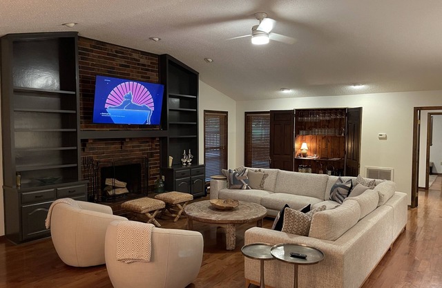 Family Retreat on Eden Isle Sleeps 12+ with 2 golf carts 4500 sq. ft.