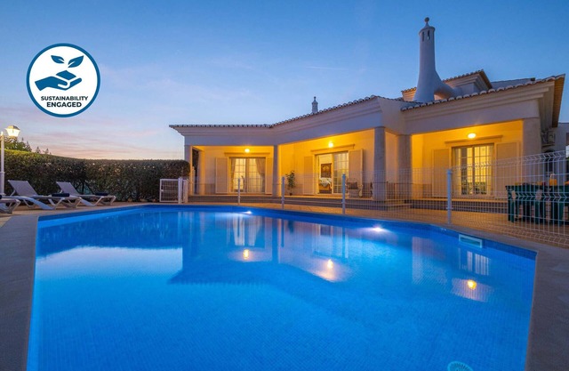 WONDERFUL VILLA W/ PRIVATE HEATABLE SALTWATER POOL, FREE WIFI AND A/C