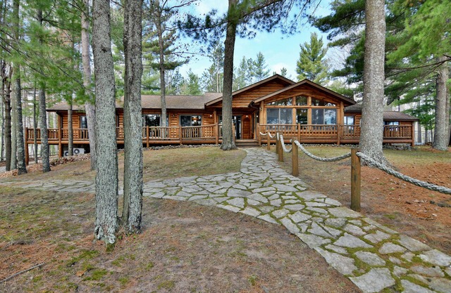 4 bedroom, 3.5 bath Lake Home on Middle Eau Claire Lake with barrel sauna