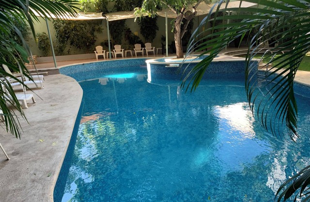 FAMILY-SIZED APARTMENT 10 MIN DRIVE FROM THE BEACH