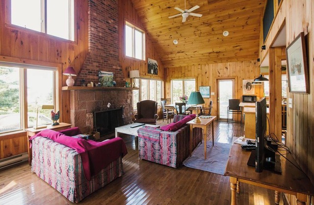 Family sized cottage, great for hosting the entire family!