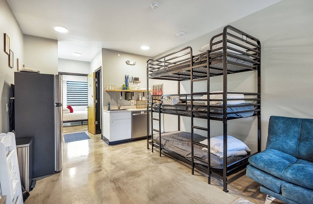 Family staycation suite near Six Flags in boutique hotel with onsite activities