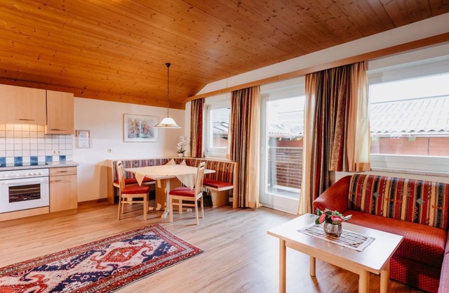 Family Suite Deluxe (80 m²) 1-3 - Hotel Taxerhof