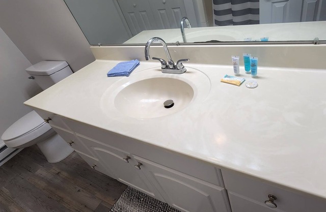 Lovely 2 bedroom Condo
