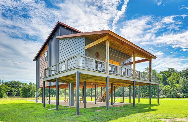 ‘Family Tradition’ Glenwood Cabin w/ River Access!