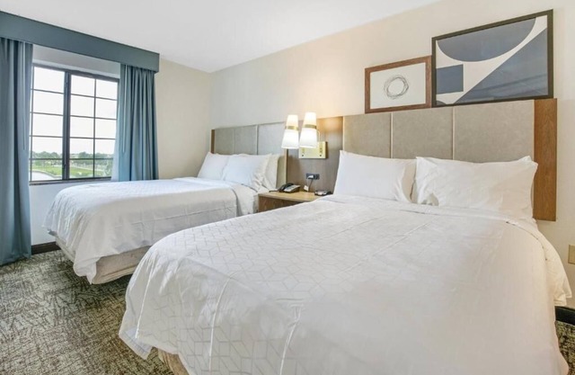 Family Vacation in the Gulf | Nearby Beach + Amusement Parks + Outdoor Pool