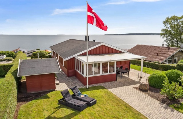 "Fani" - 150m from the sea by Interhome
