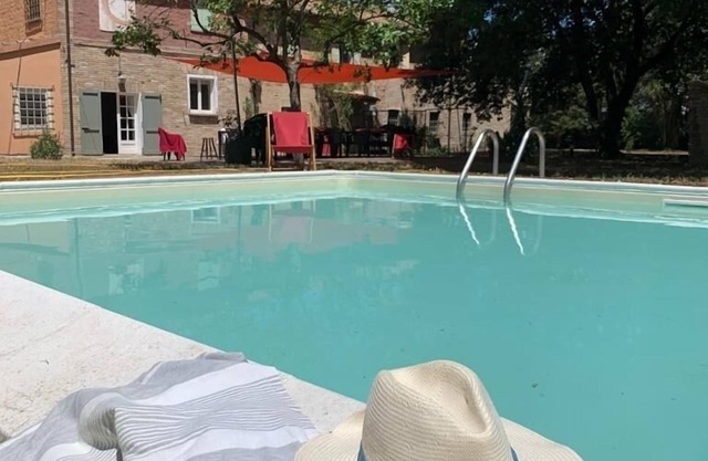 Fano - Große Wohnung in einem Landhaus 5 Minuten vom Stadtzentrum entfernt