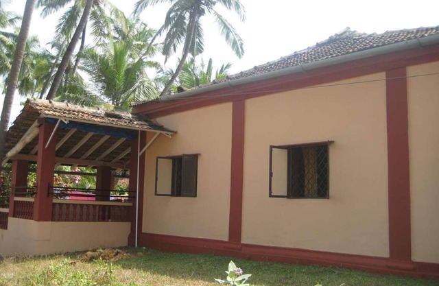 Beachside Villa for rental at Anjuna Beach for five persons.