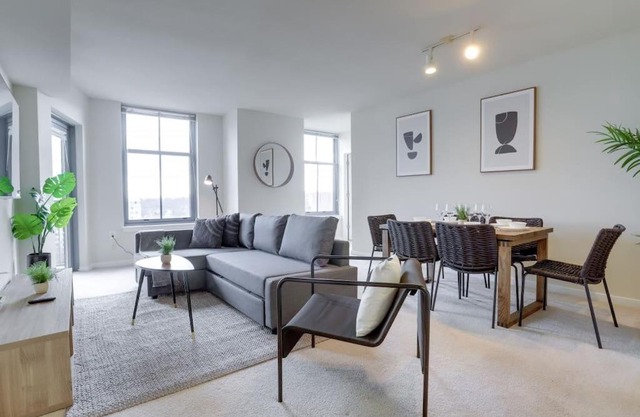 Fantastic 2 BR Condo At Pentagon City
