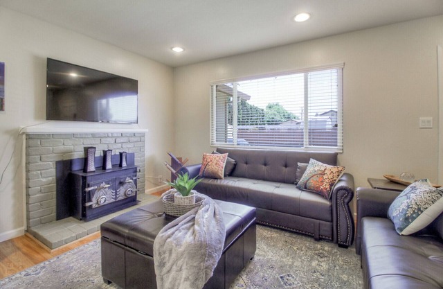 "Fantastische 5SF Bay Area (Dublin) 4bedrm / 2bath"