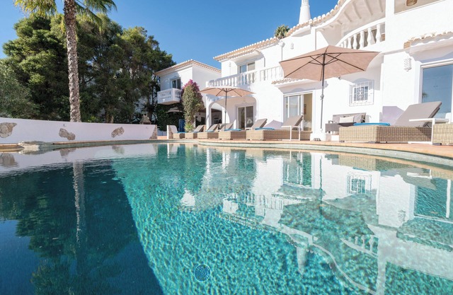Fantastic 6 bedroom villa with private pool, beautiful garden and sea views.
