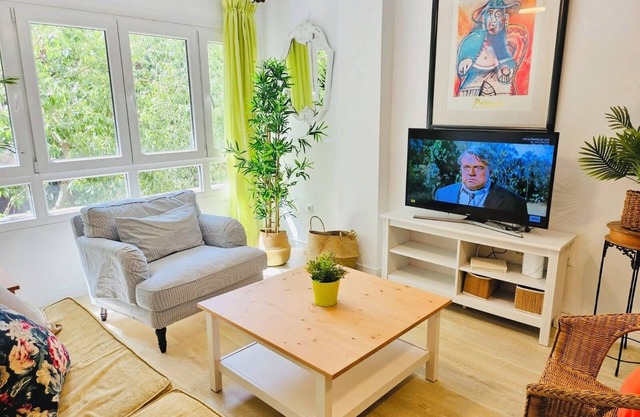 Fantastic and comfortable 2 bedroom apartment in the center. With parking.