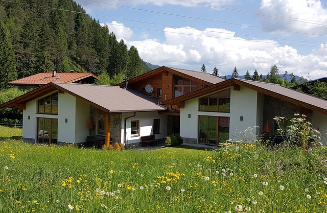 Traumhafte Chalets am Waldrand mit eigener Infrarotkabine. Nähe Skipiste
