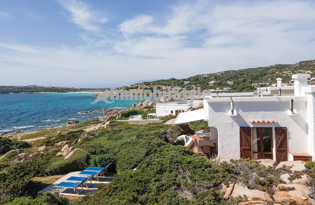 Fantastic front row villa with breathtaking sea view