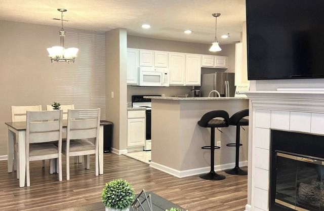 Fantastic Get Away Condo In Strongsville!
