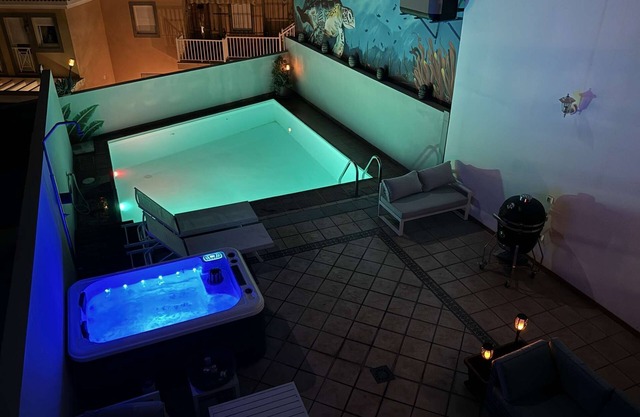 Fantastic holiday villa house and apartment with heated pool in the South !