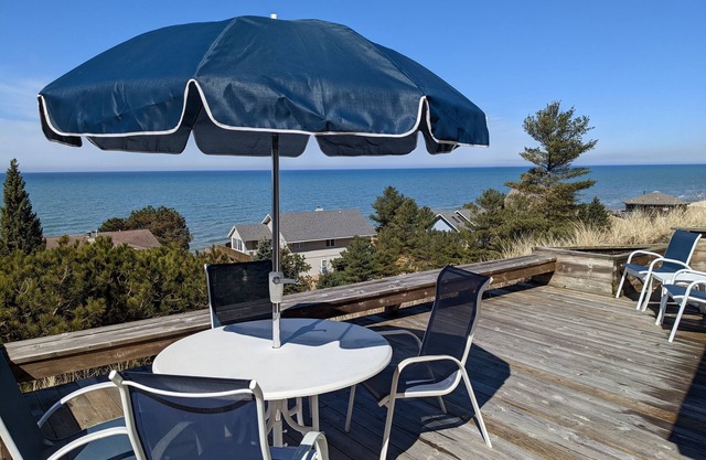 Fantastic lake view with access to beautiful expansive beaches