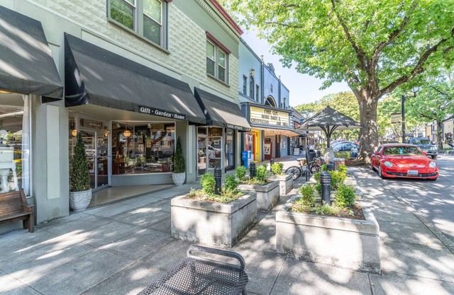 Fantastic Location in the heart of Downtown Camas, Washington