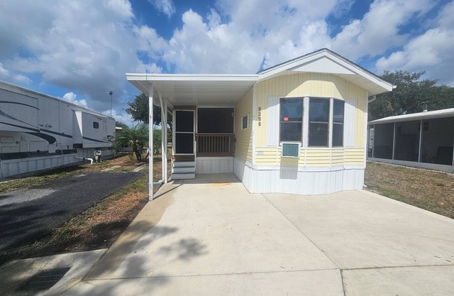 Fantastic Park Model with AC in charming Sebring