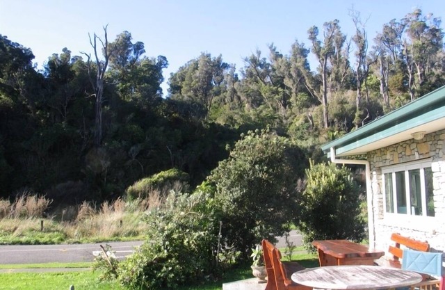 Fantastic Pohara beach-front house