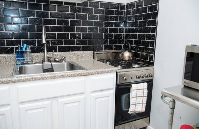 Fantastic townhouse place in vibrant UpperWest of Manhattan next to Central Park